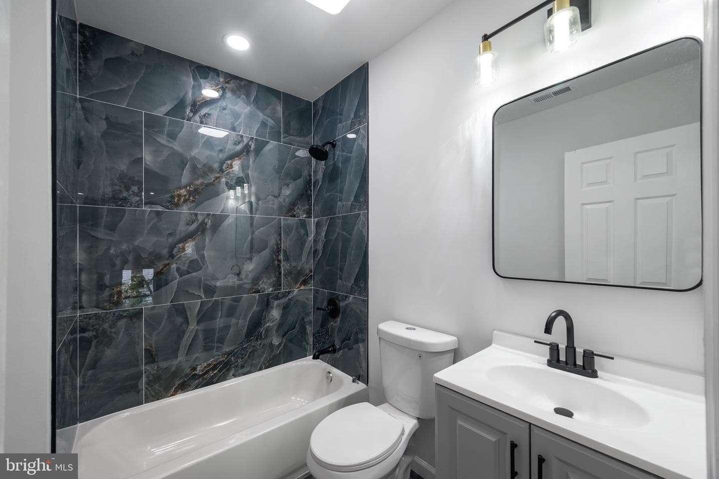 2407 Chelsea Terrace photo 24