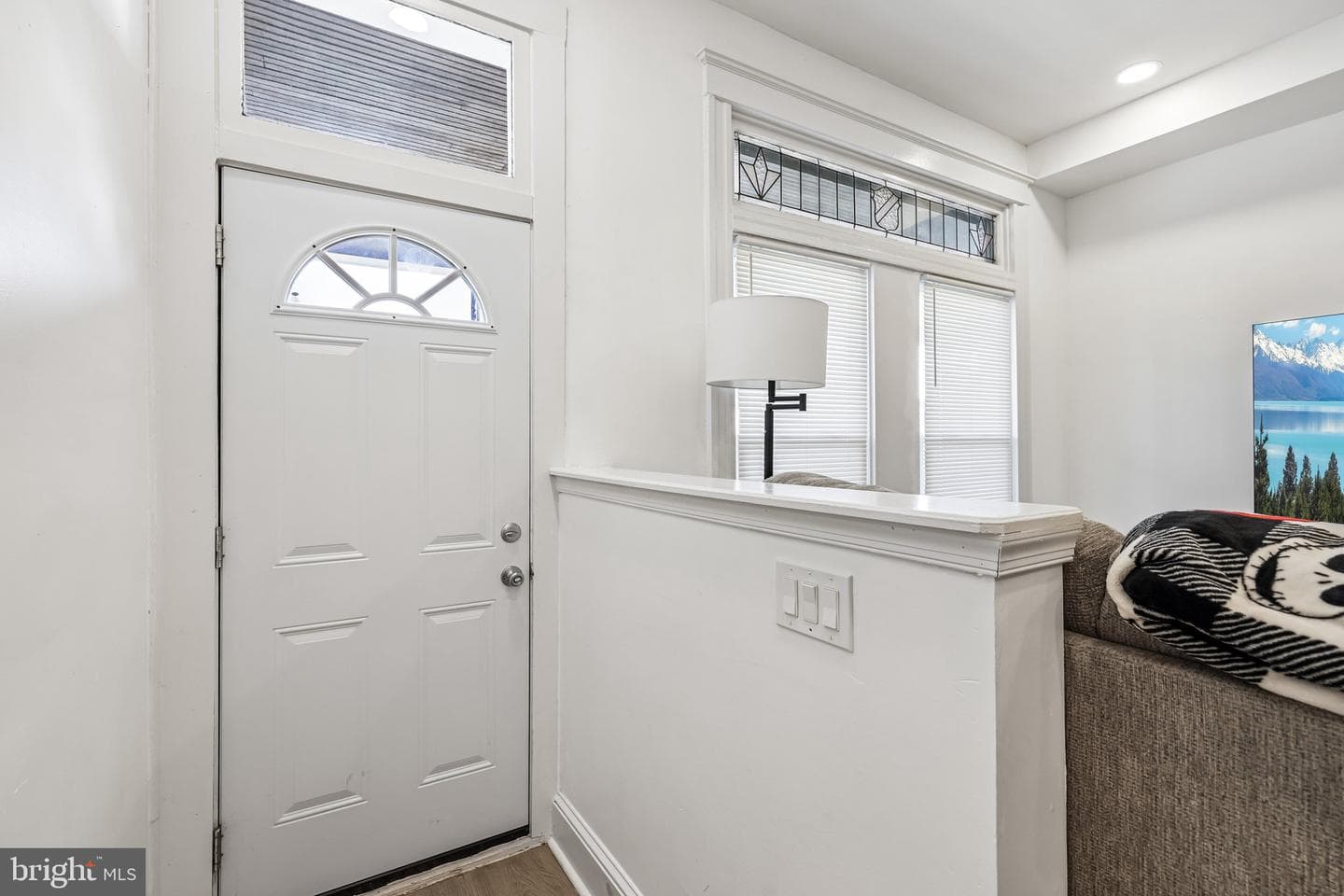 2837 Winchester Street photo 4