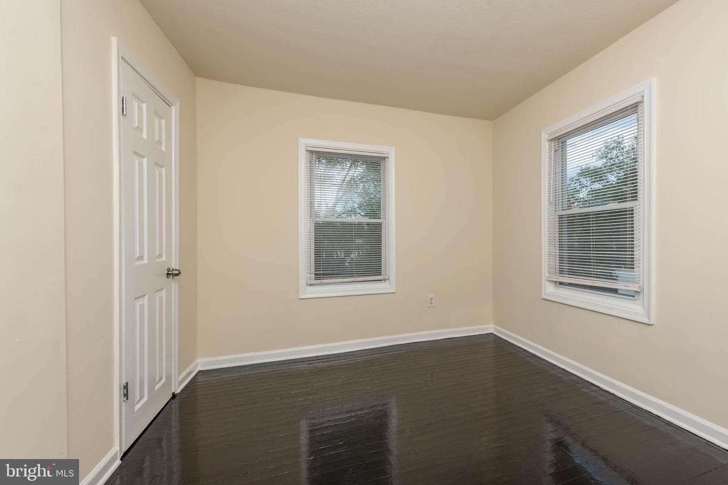 806 Pontiac Avenue photo 20