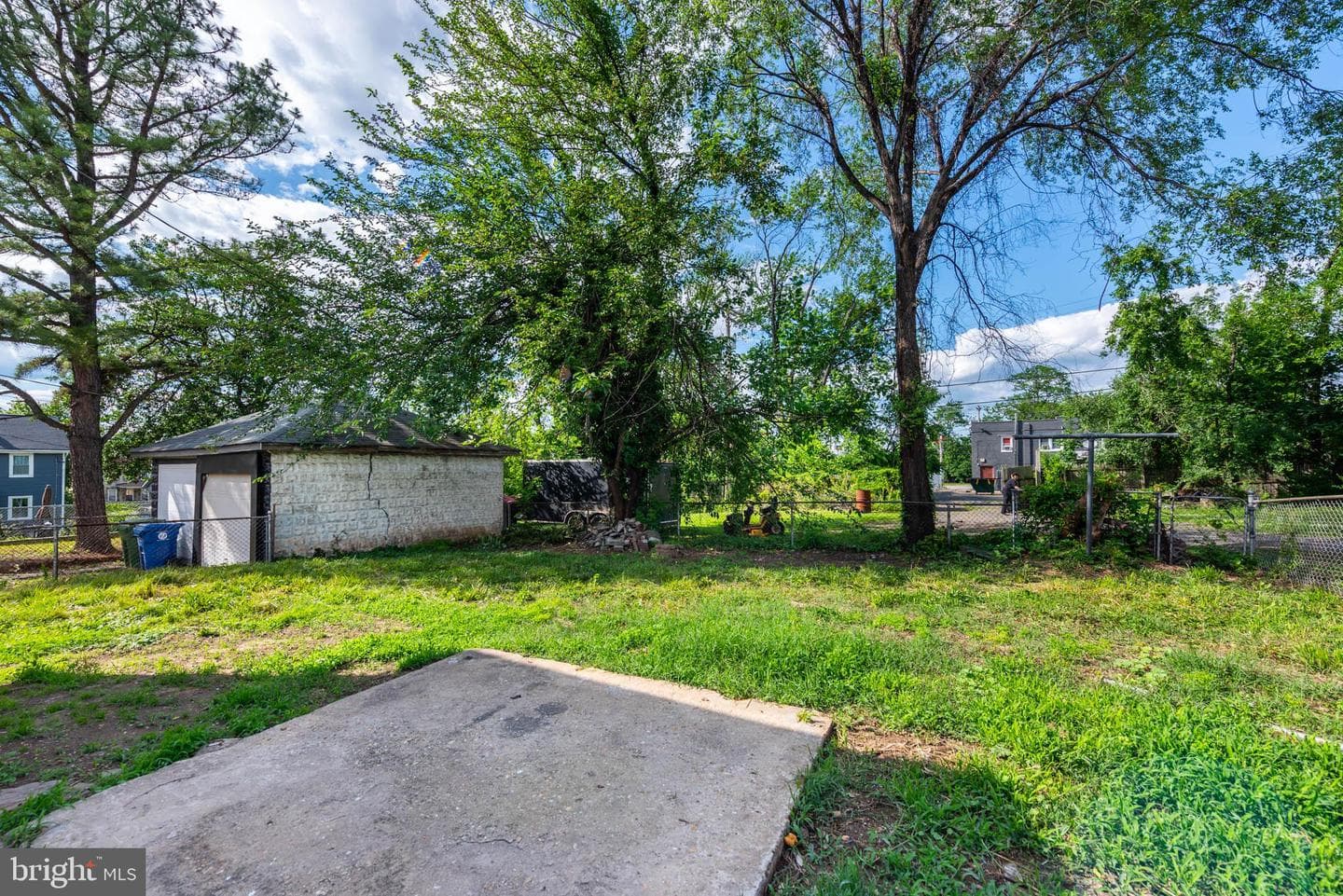 806 Pontiac Avenue photo 30