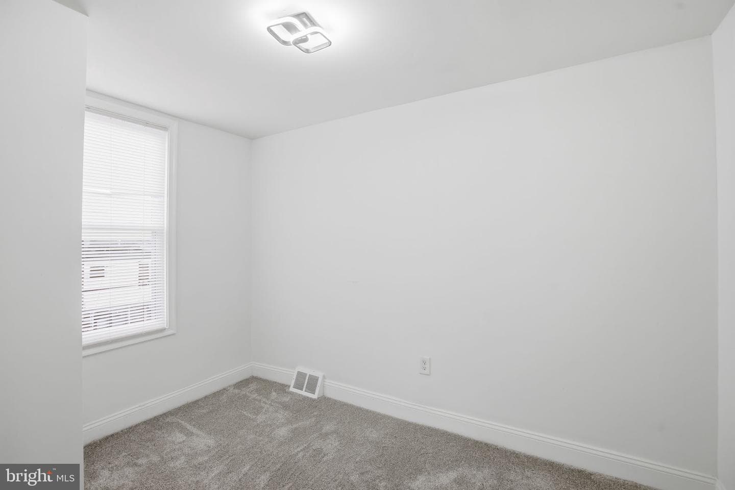 3330 Ravenwood Avenue photo 25