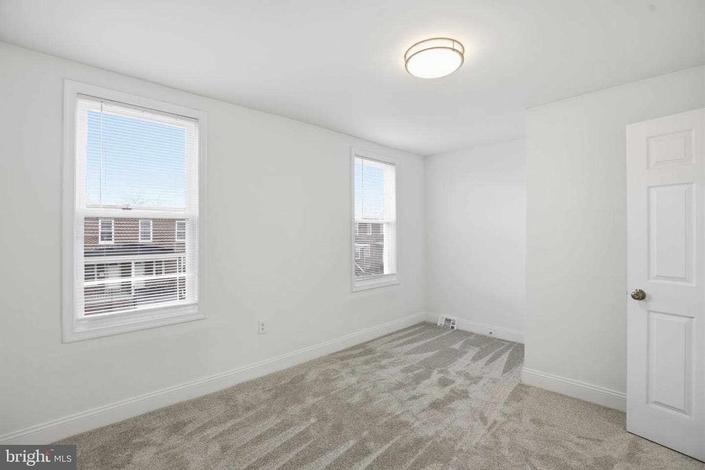 3330 Ravenwood Avenue photo 28