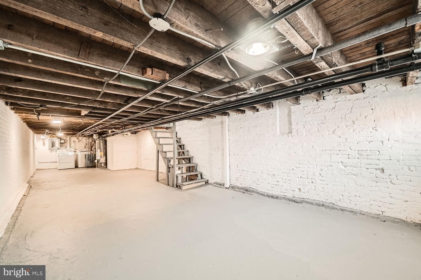 803 Wellington Street photo 24
