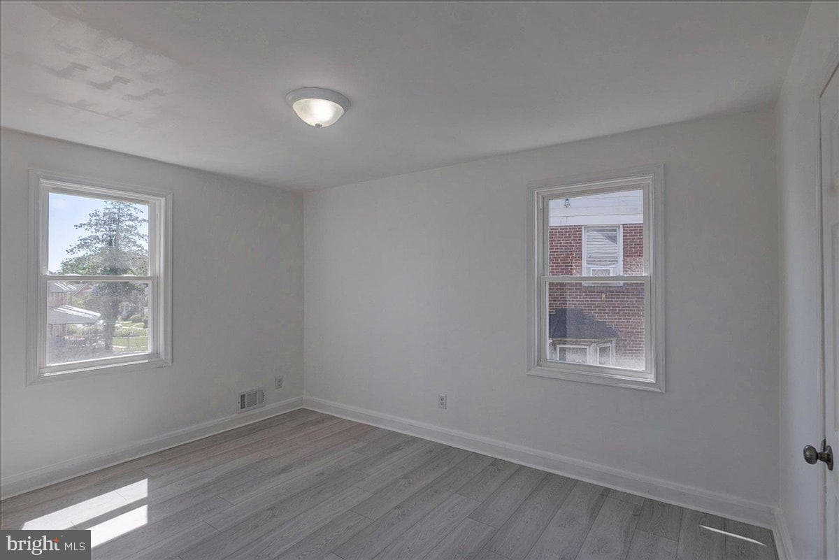 303 Charter Oak Avenue photo 13
