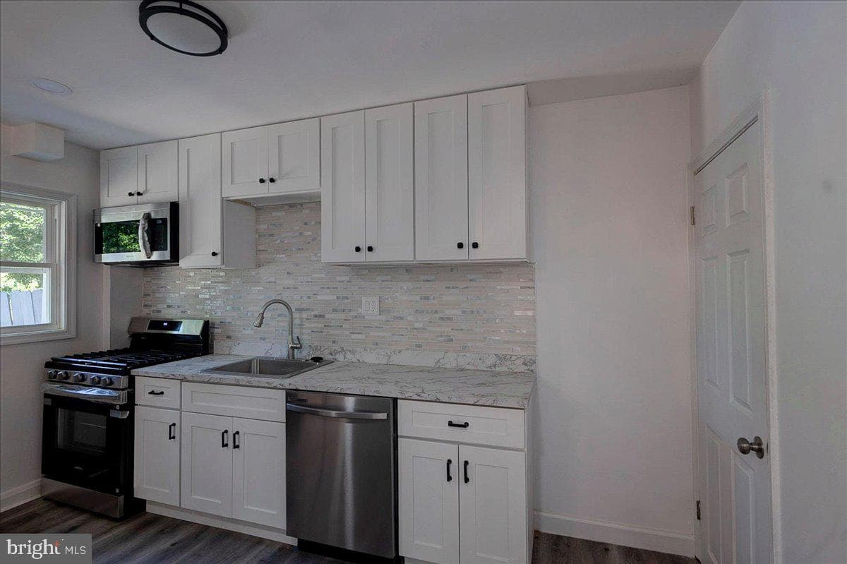 303 Charter Oak Avenue photo 5
