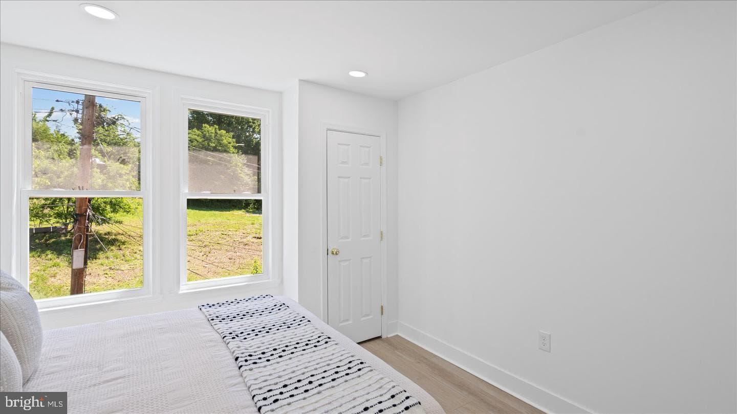 1007 N Rosedale Street photo 28