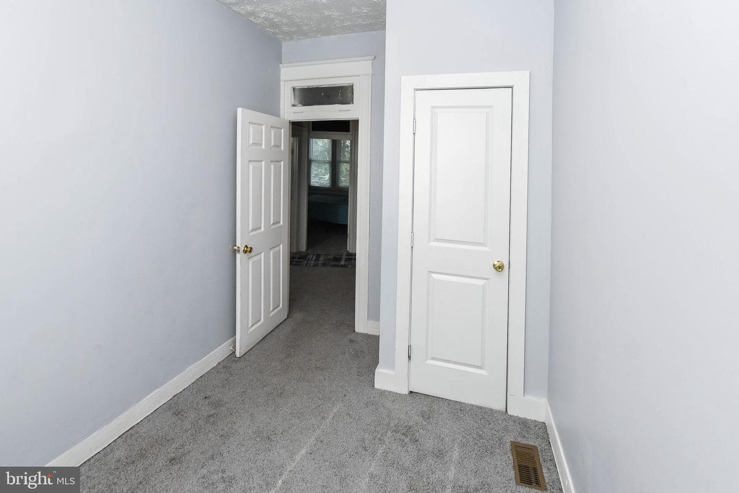 406 N Loudon Avenue photo 12