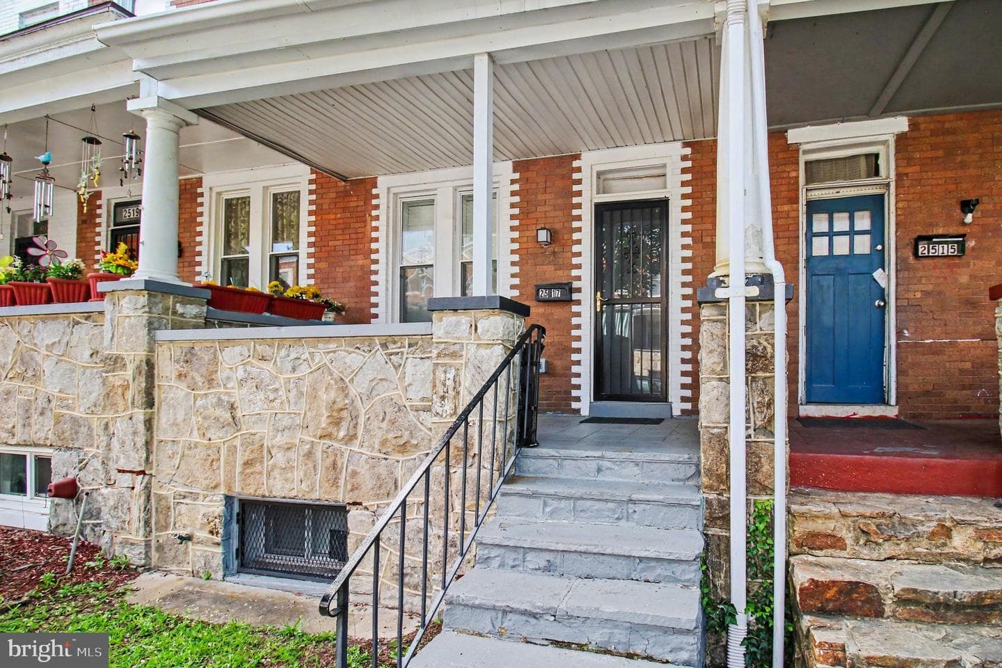 2517 Robb Street photo 4