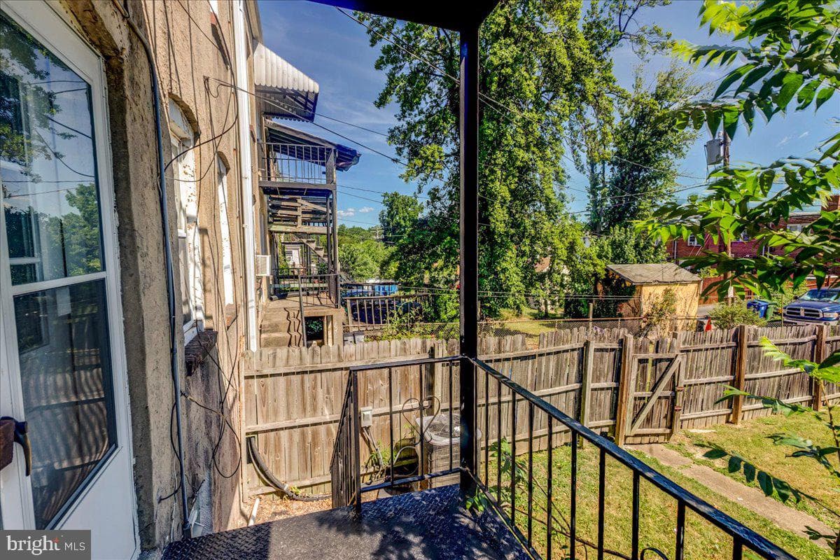 1071 Wilmington Avenue photo 21