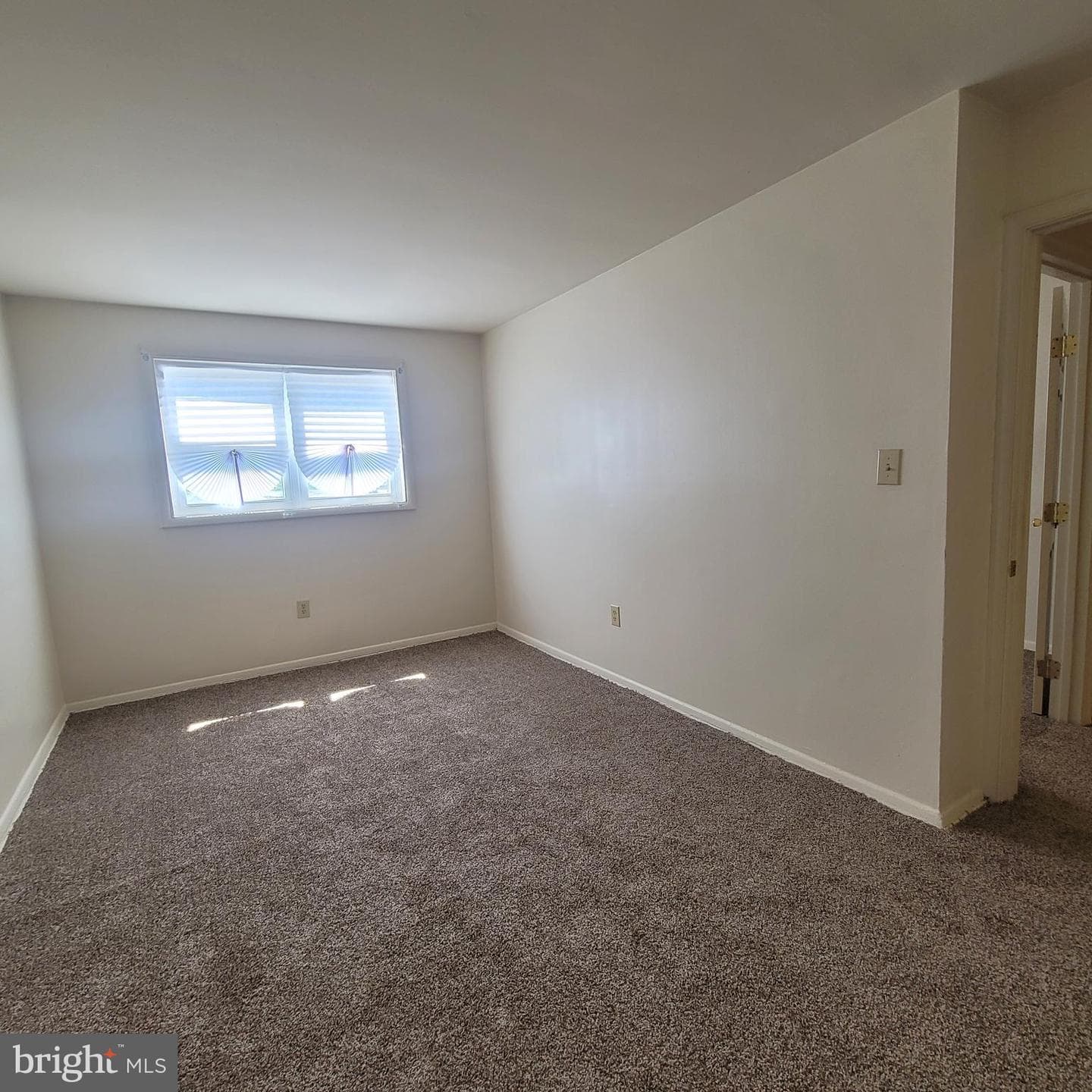 5709 Moravia Road photo 16