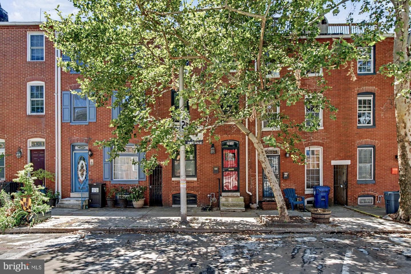 2011 Bank Street photo 44