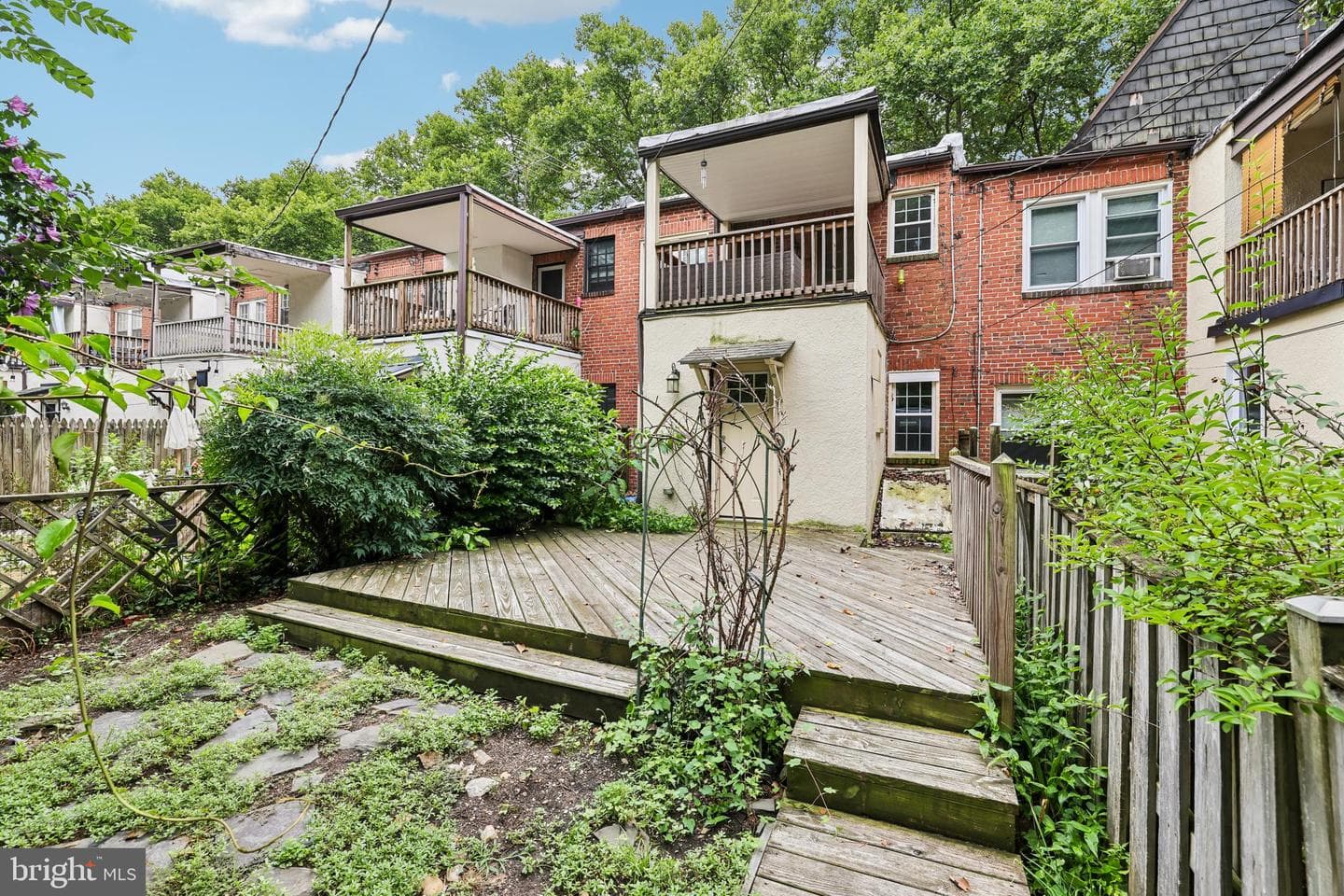 714 E Lake Avenue photo 30
