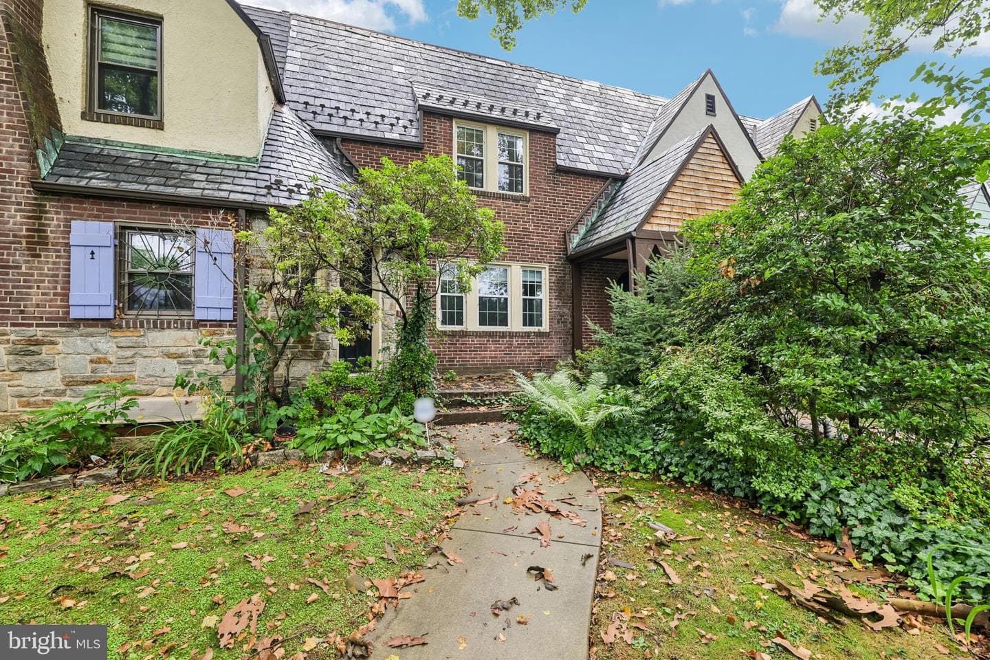 714 E Lake Avenue photo 35
