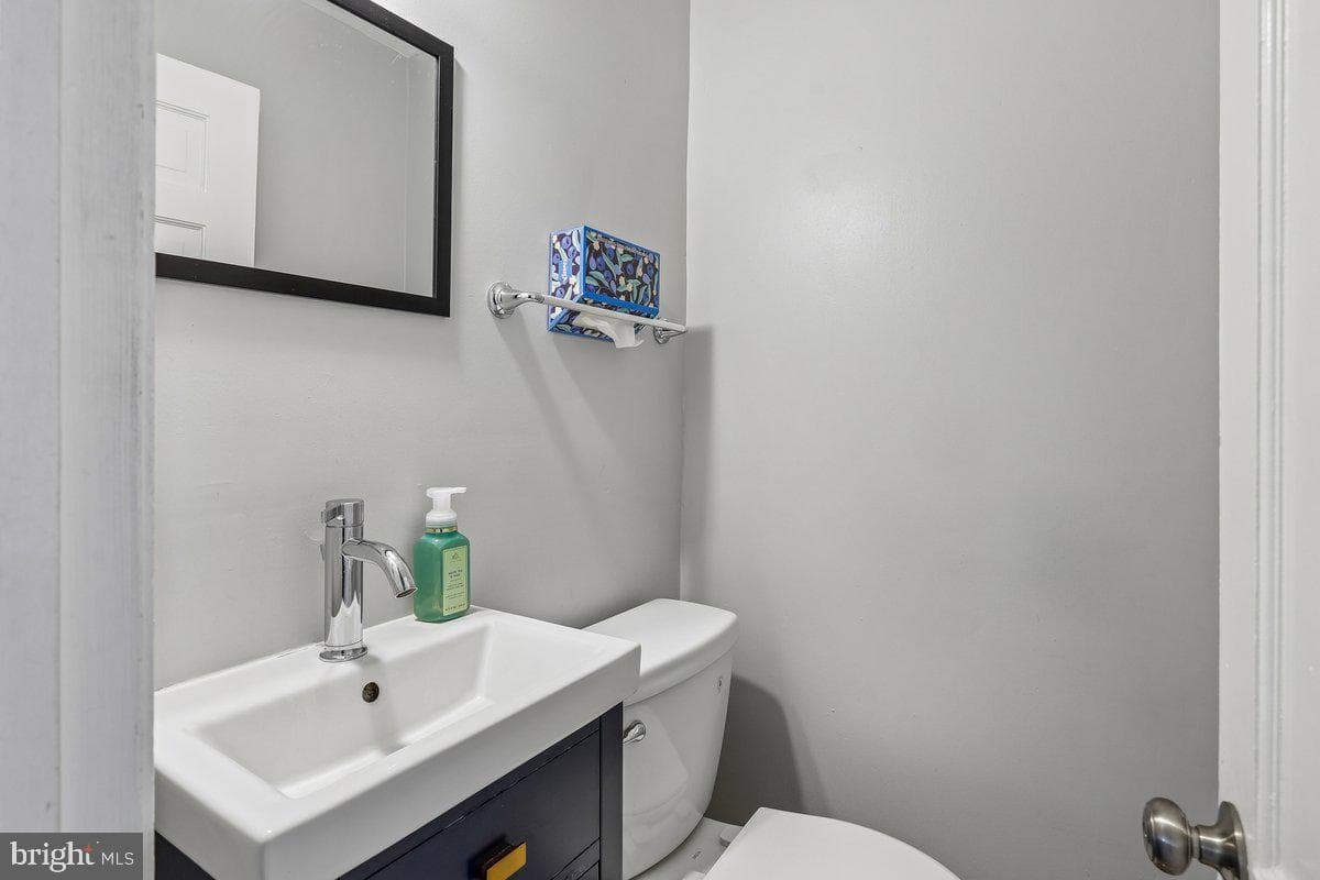 4818 Lindsay Road photo 11