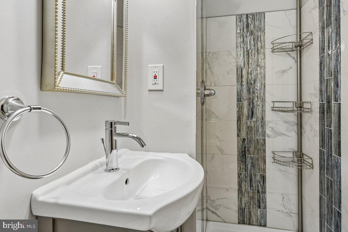 4818 Lindsay Road photo 22