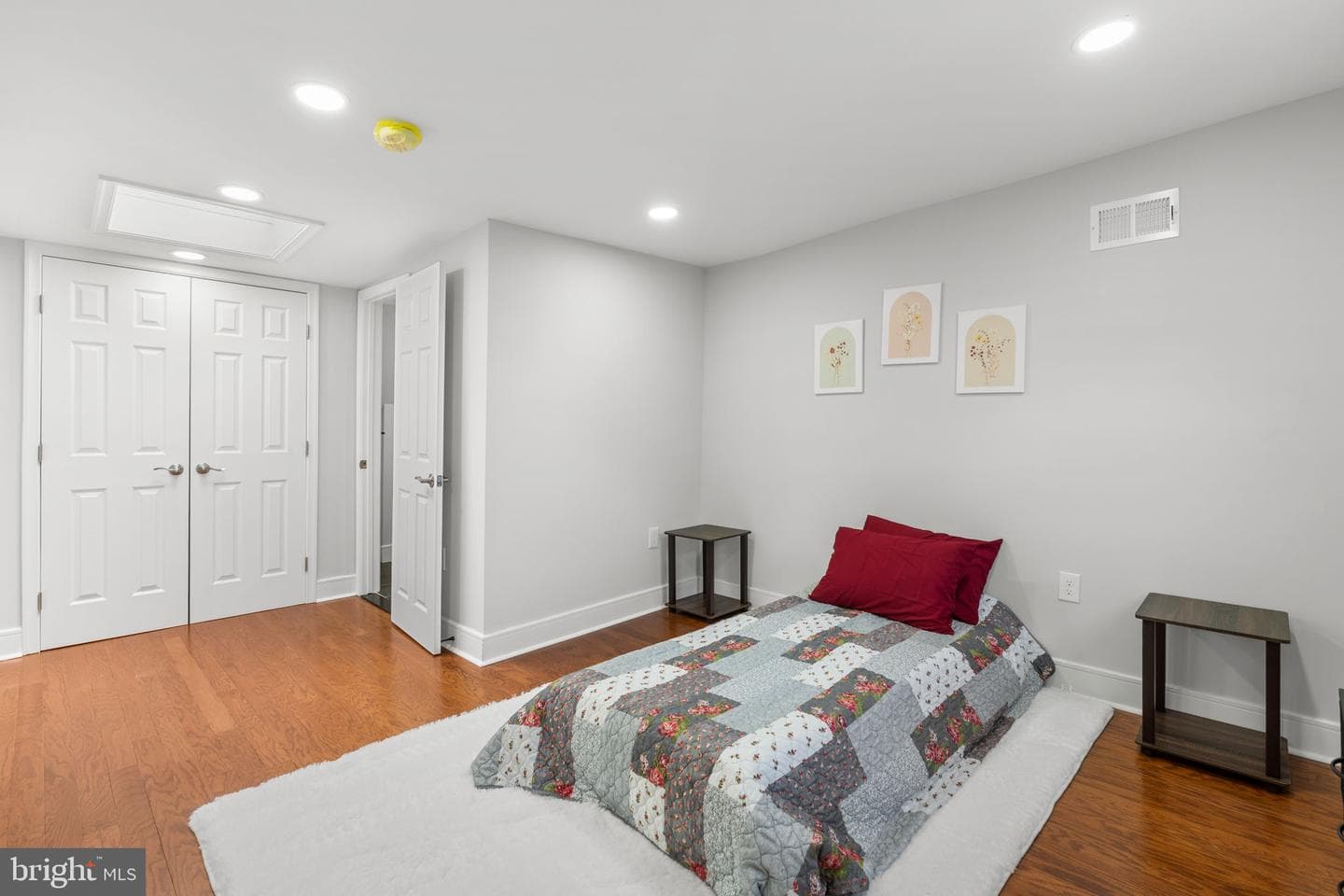 3517 Holmes Avenue photo 16