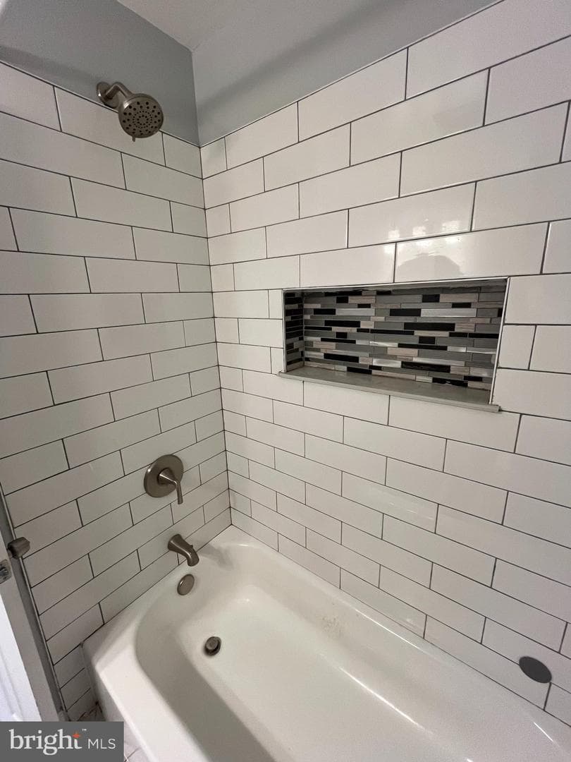3707 Mactavish Avenue photo 7