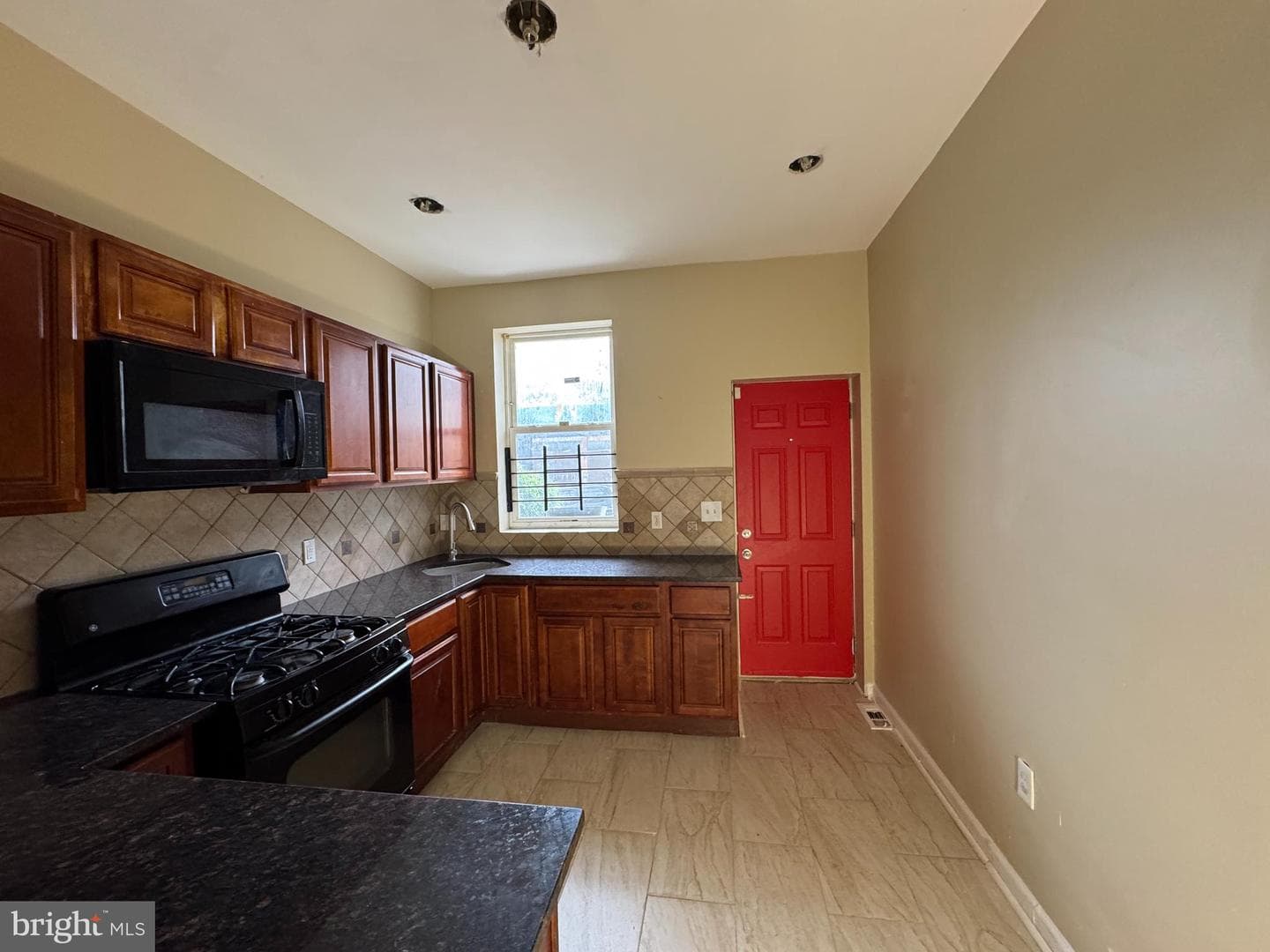 1732 Moreland Avenue photo 4