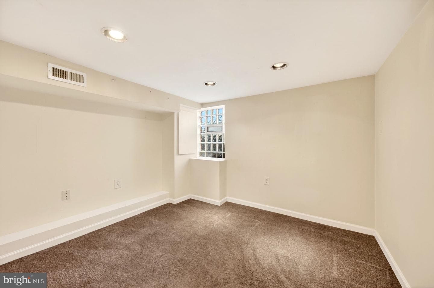 624 Wyeth Street photo 14