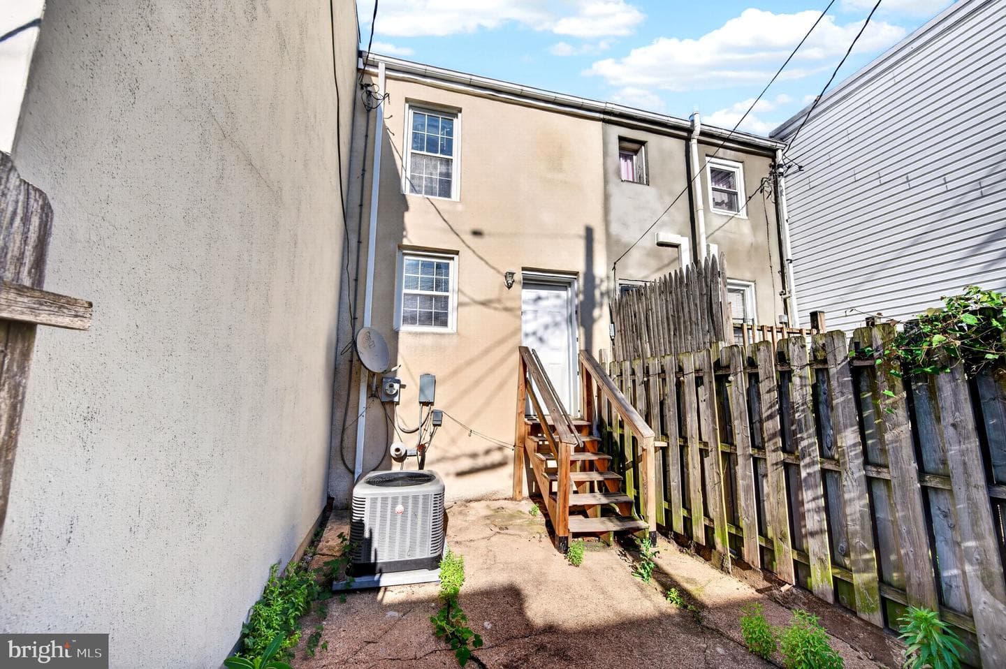624 Wyeth Street photo 32