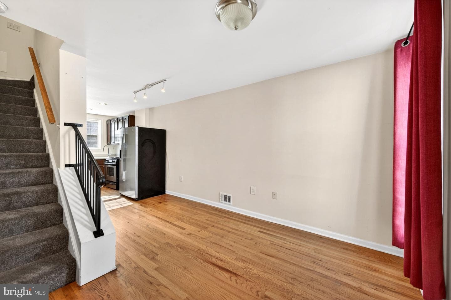 624 Wyeth Street photo 5