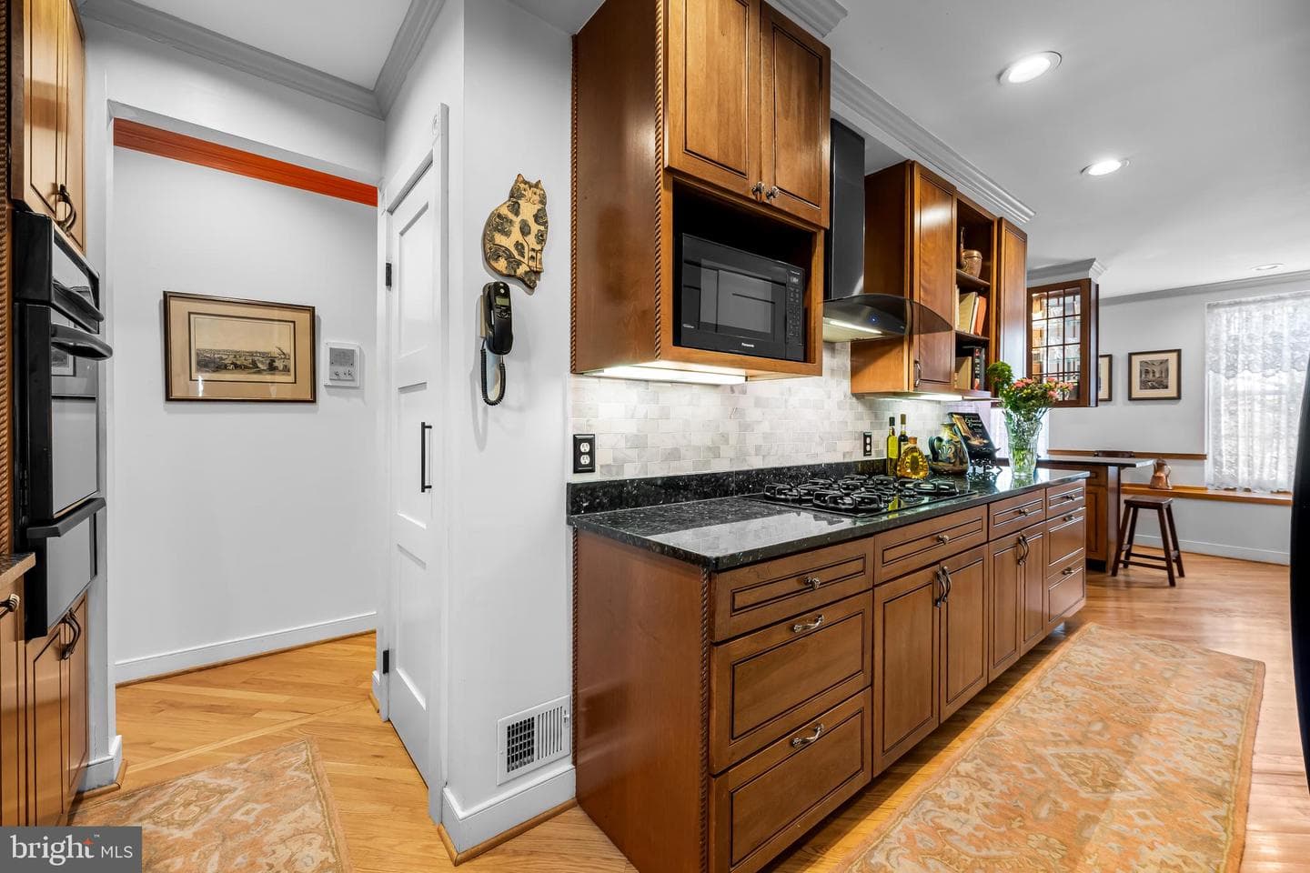 1807 Lancaster Street photo 19