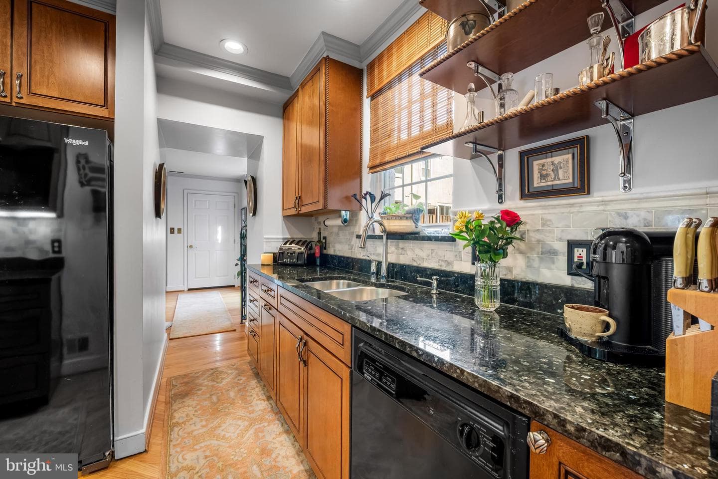 1807 Lancaster Street photo 22