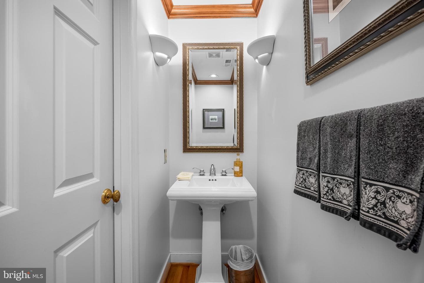 1807 Lancaster Street photo 25