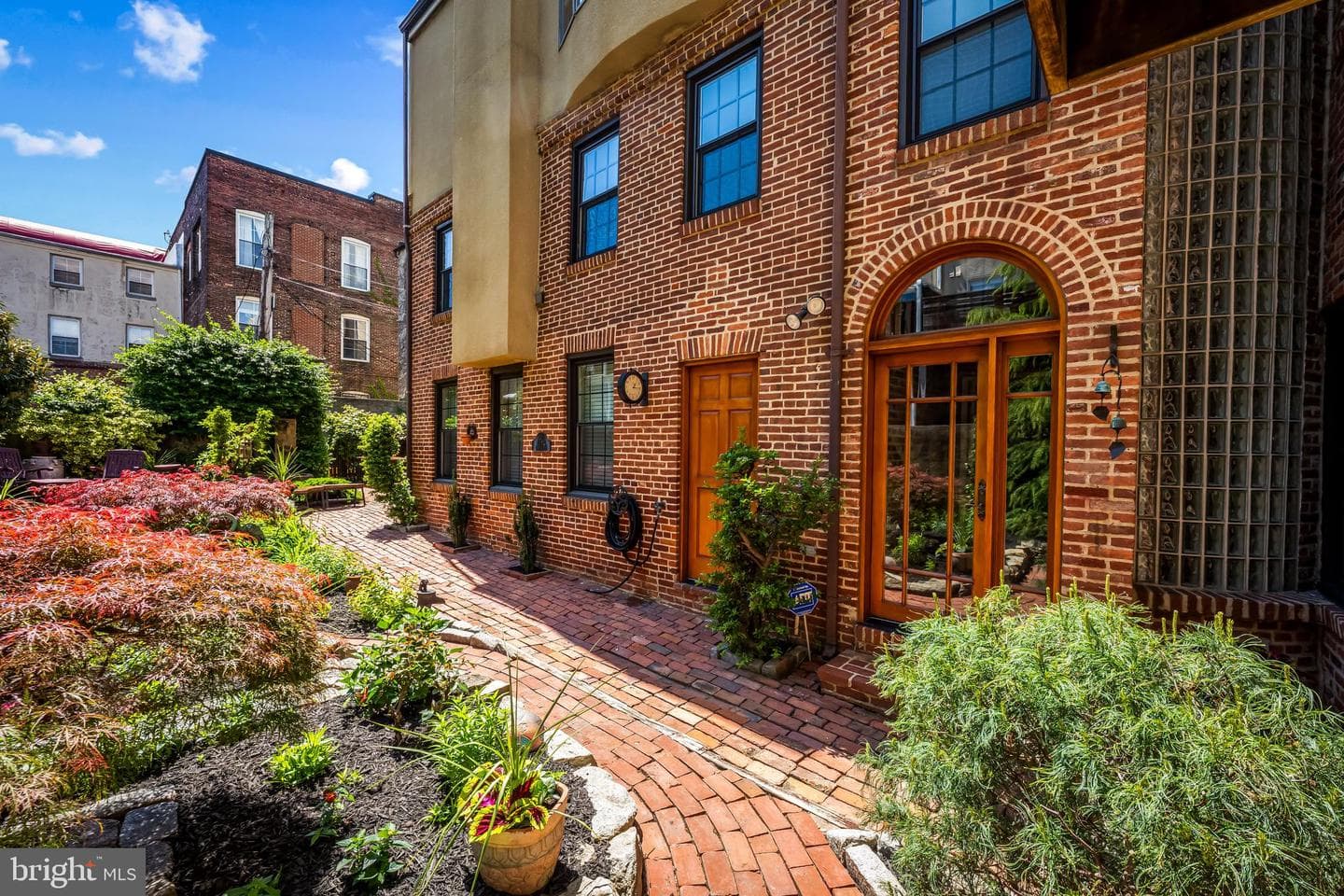 1807 Lancaster Street photo 6