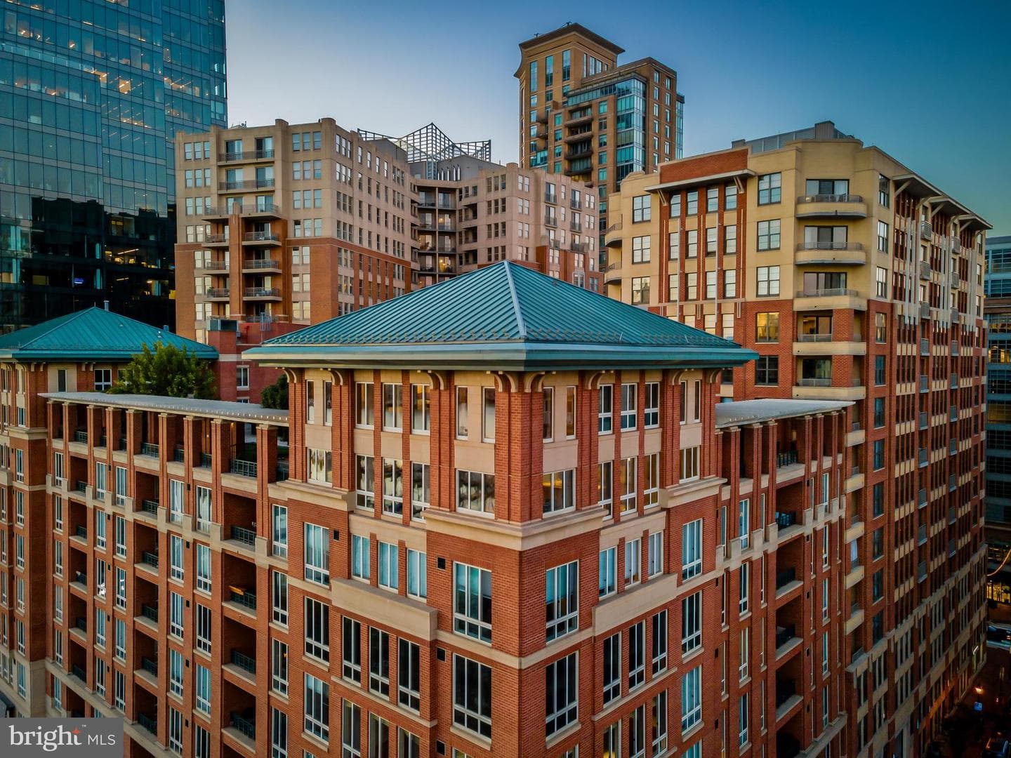 717 President Street #ph 802, Baltimore