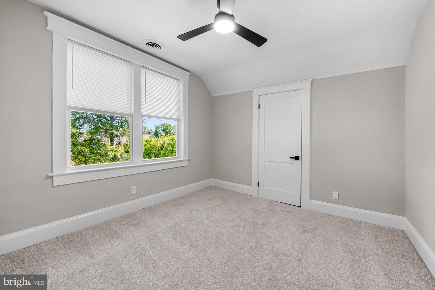 3210 Chesley Avenue photo 29
