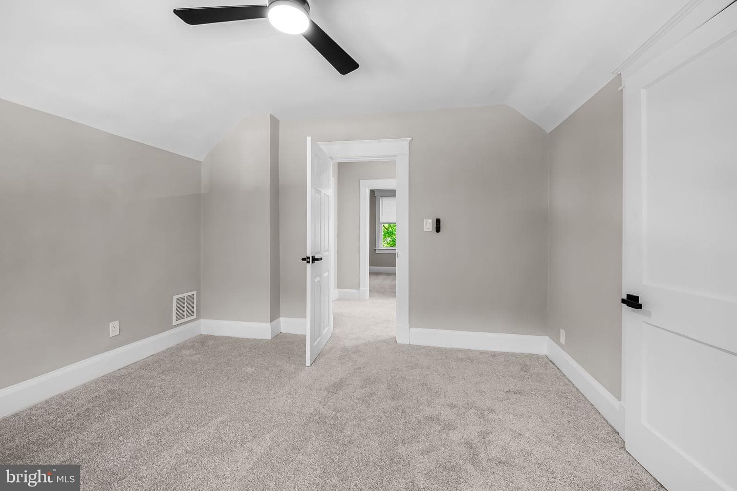 3210 Chesley Avenue photo 30