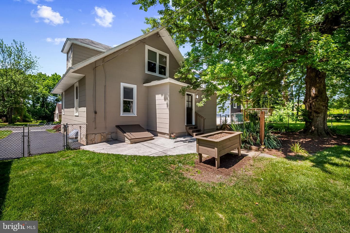 3210 Chesley Avenue photo 37