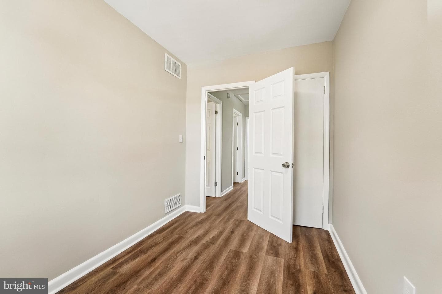 1108 W 43rd Street photo 25