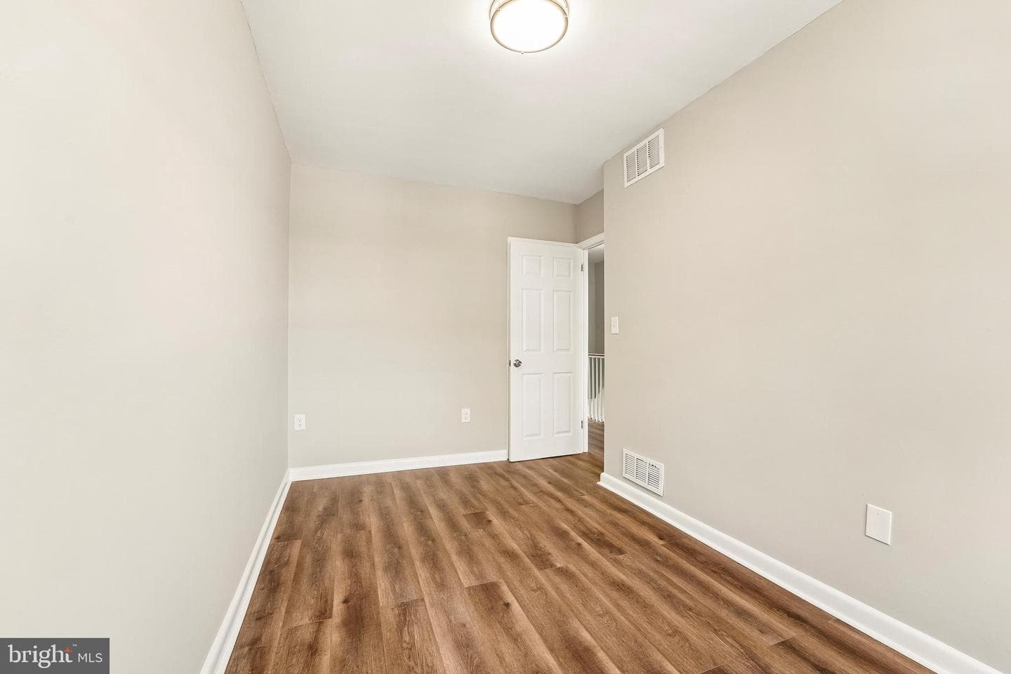 1108 W 43rd Street photo 27