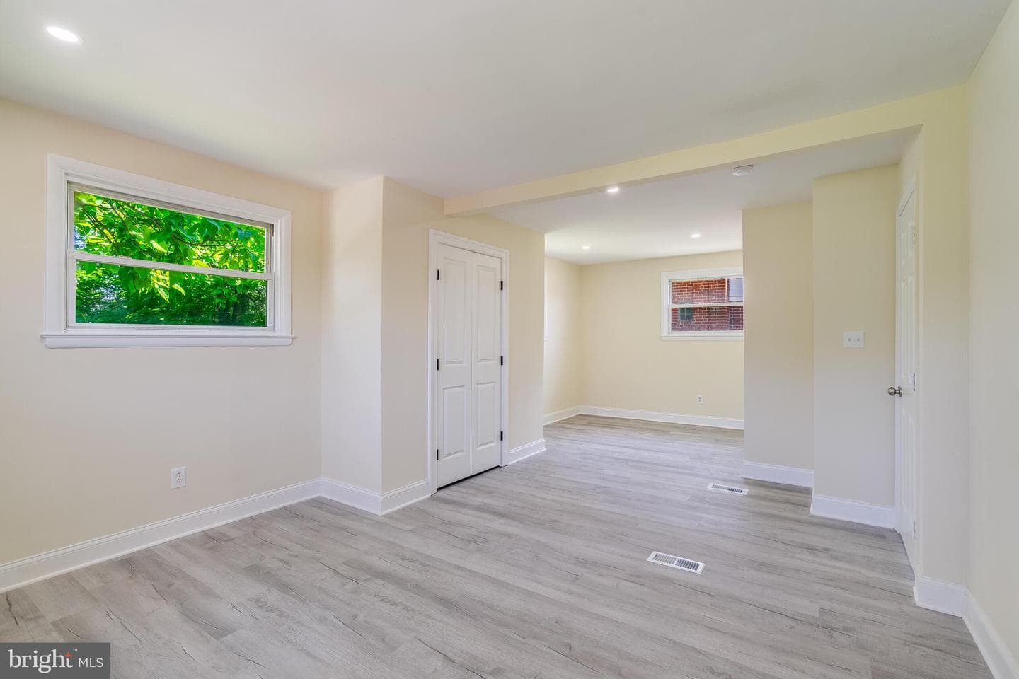 5412 Biddison Avenue photo 10
