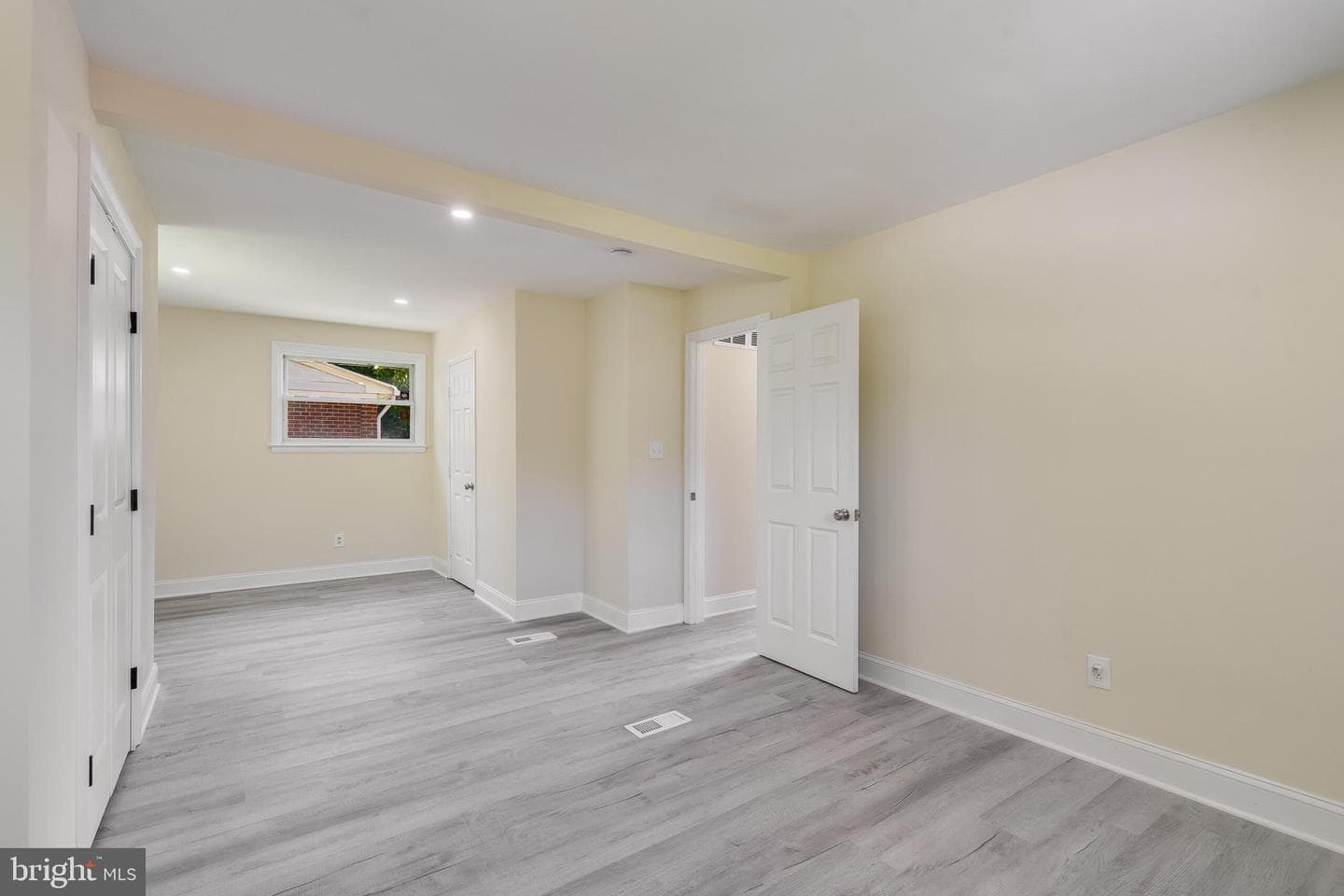 5412 Biddison Avenue photo 11