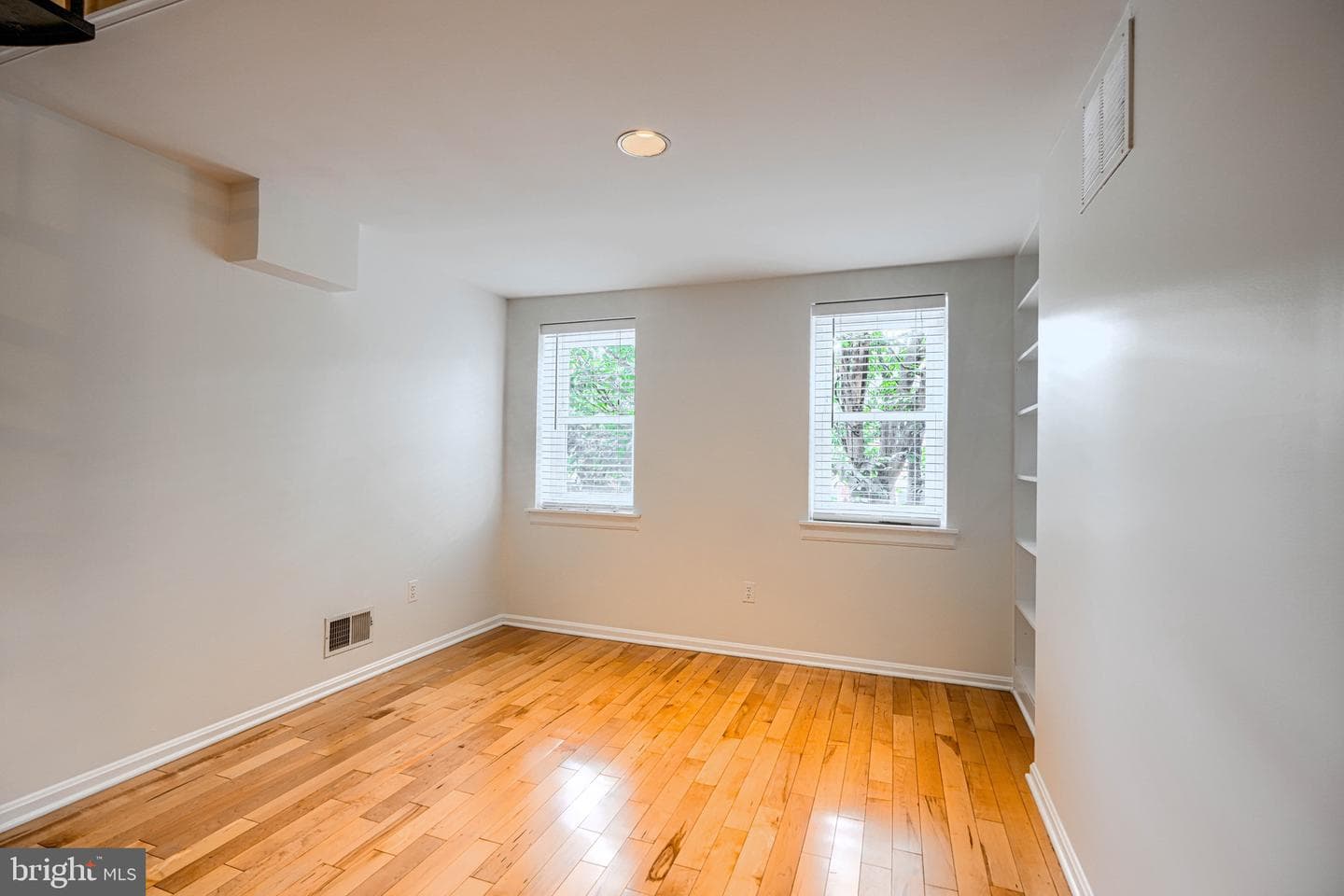 209 Scott Street photo 24