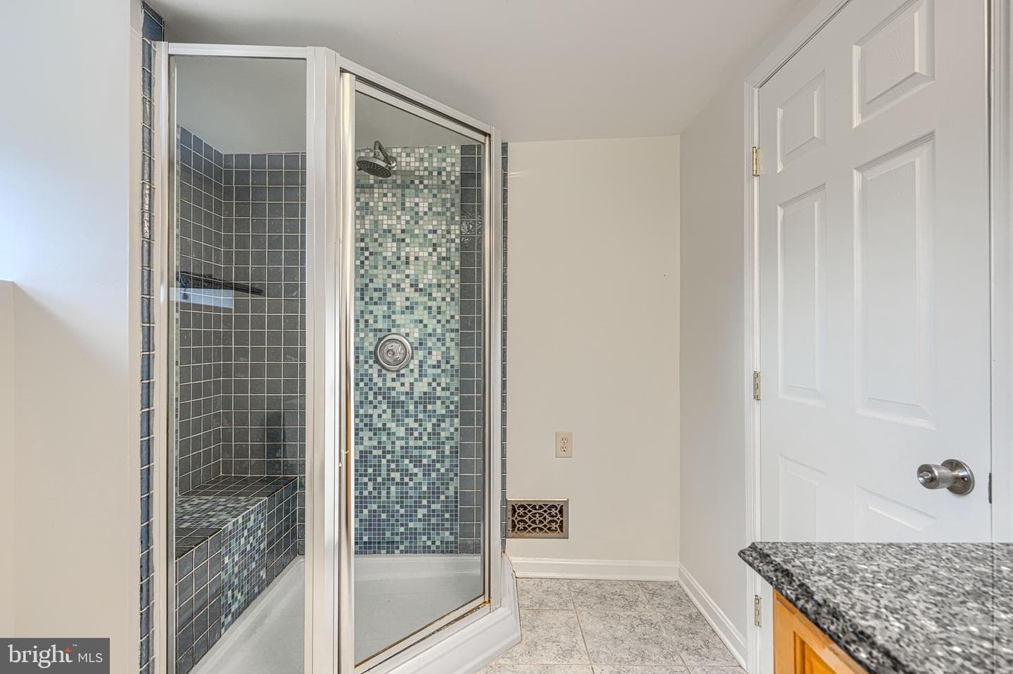 209 Scott Street photo 32