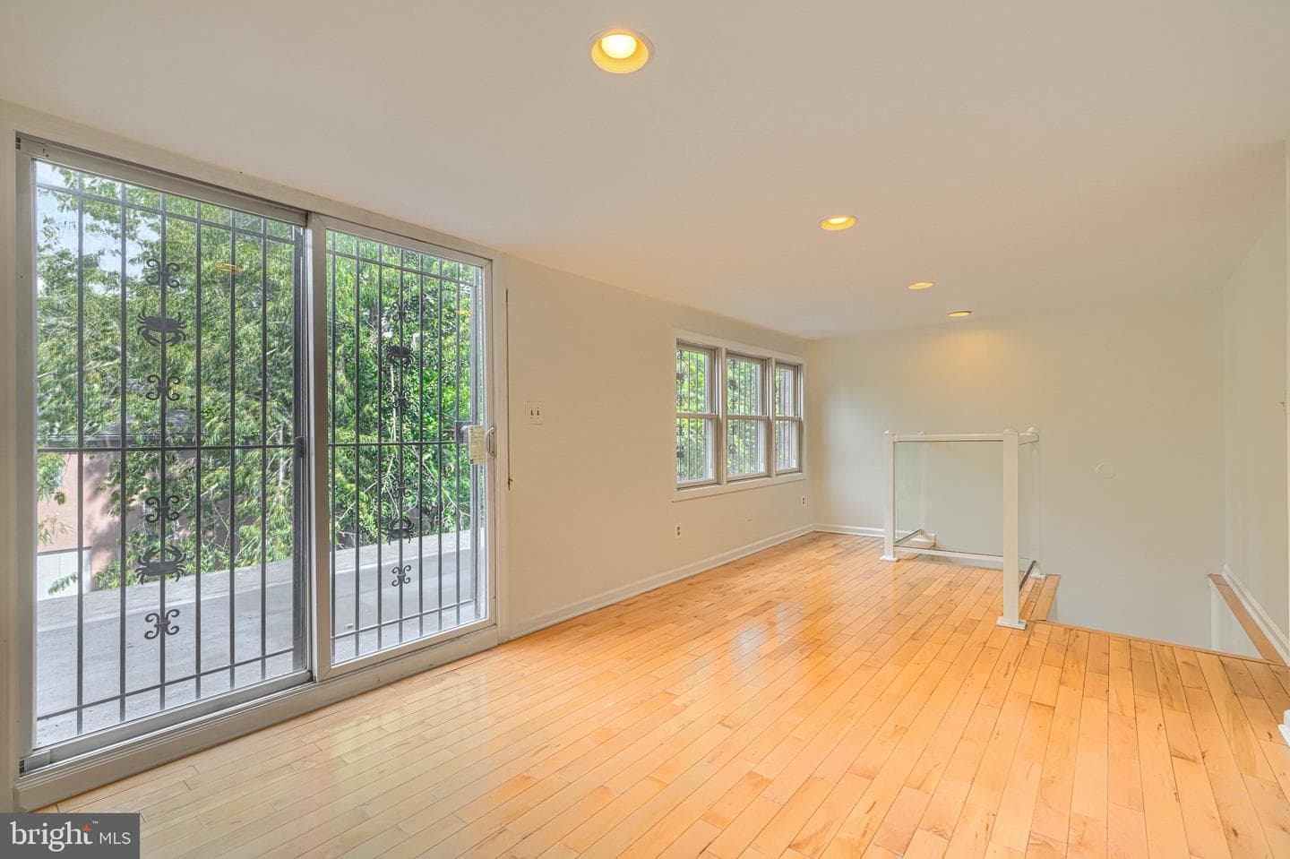 209 Scott Street photo 34