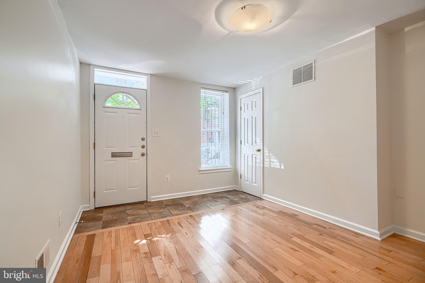 209 Scott Street photo 44