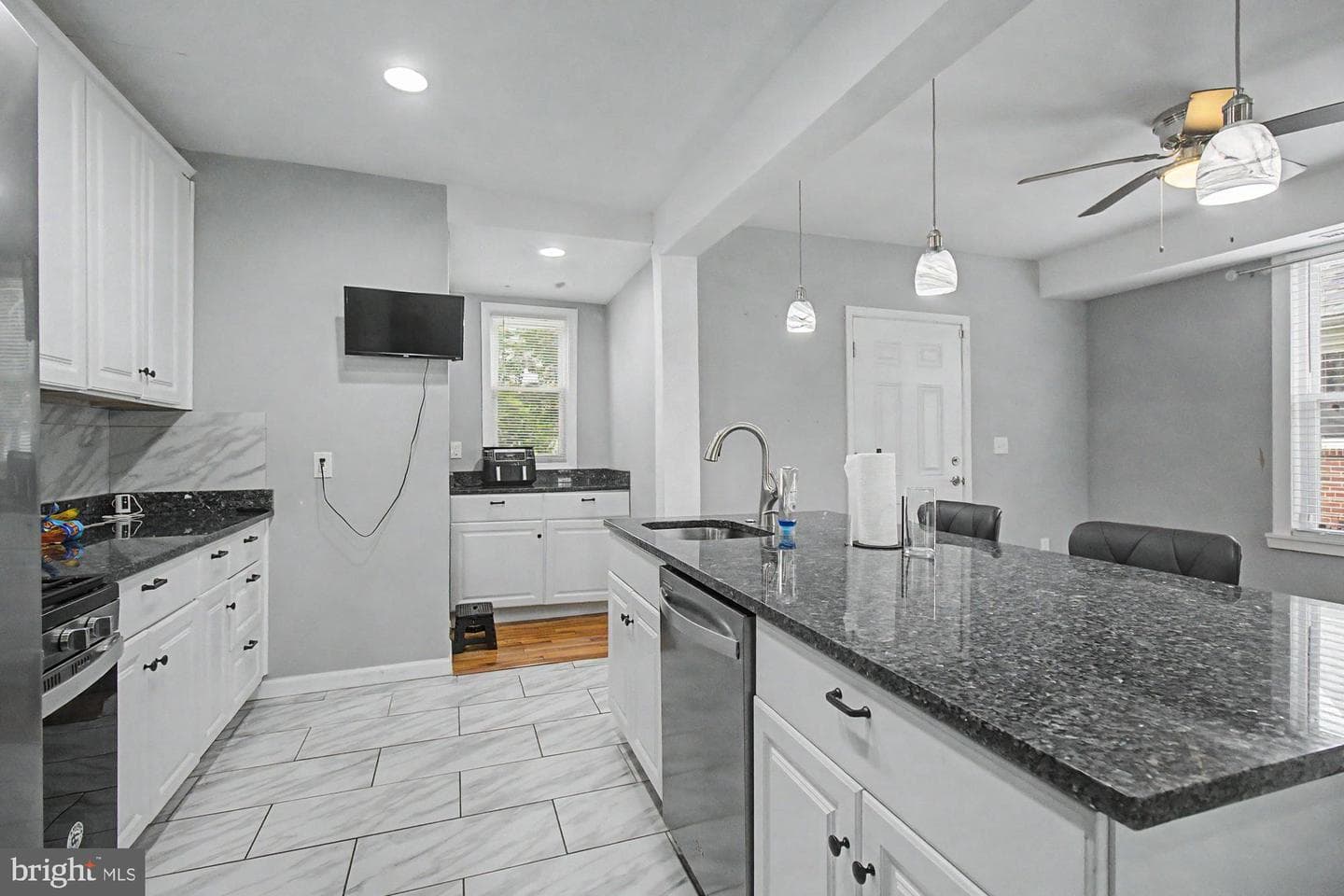 4922 Ivanhoe Avenue photo 10