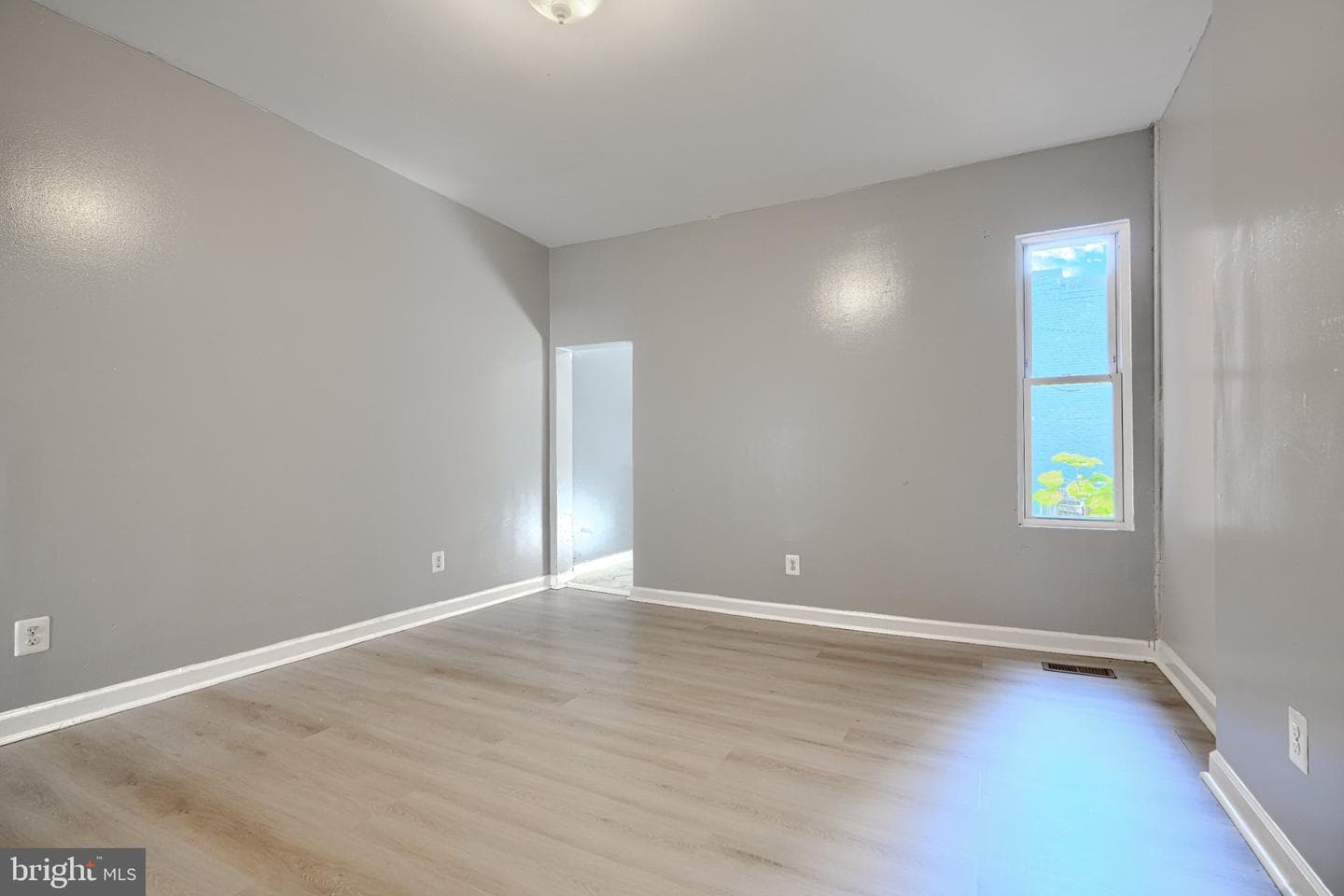 702 Kenwood Avenue photo 17