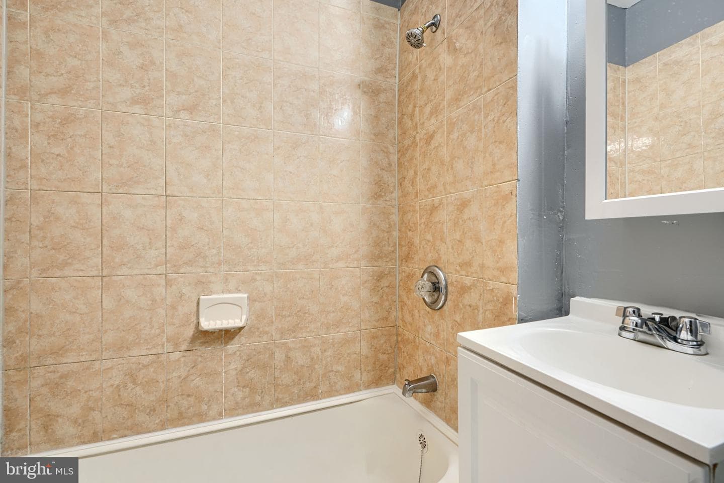702 Kenwood Avenue photo 25