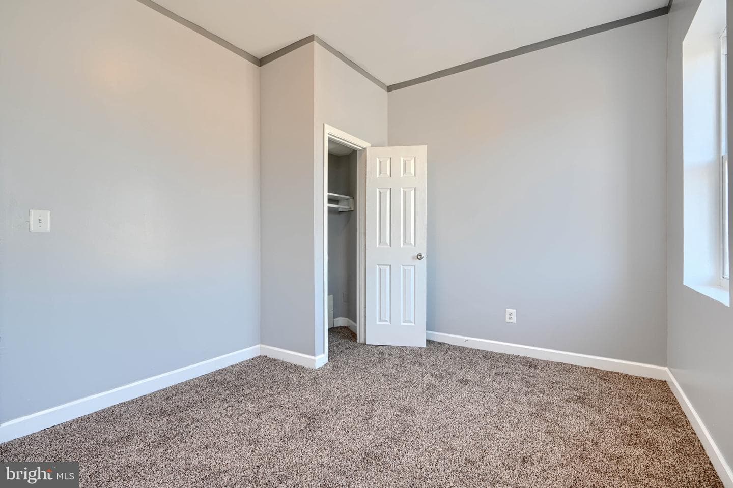 702 Kenwood Avenue photo 33