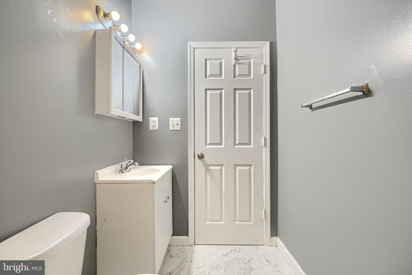 702 Kenwood Avenue photo 37