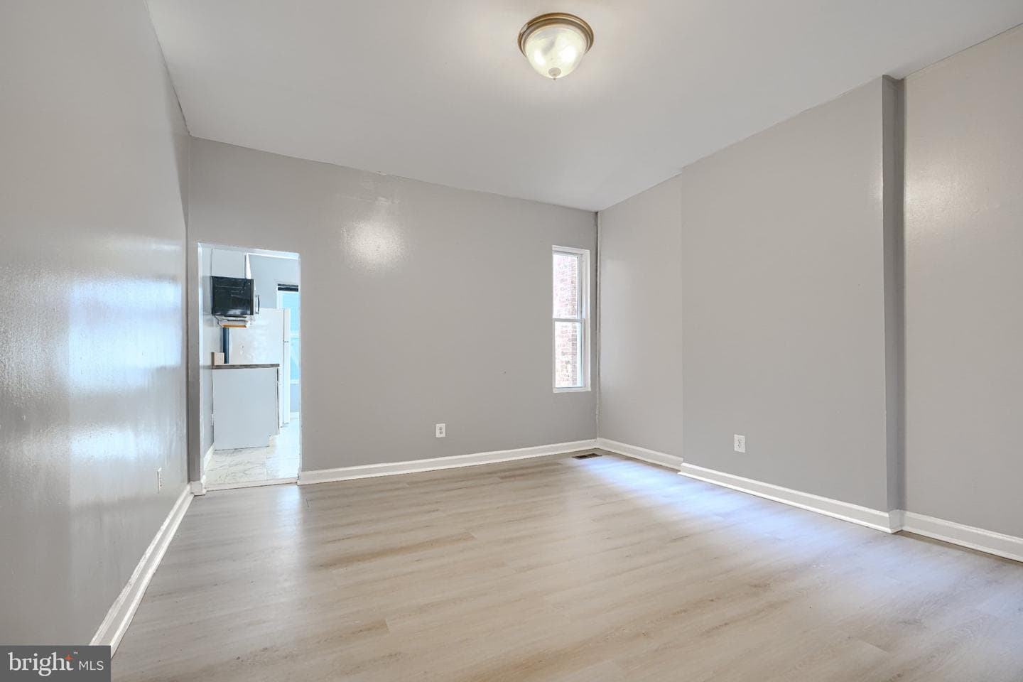 702 Kenwood Avenue photo 6