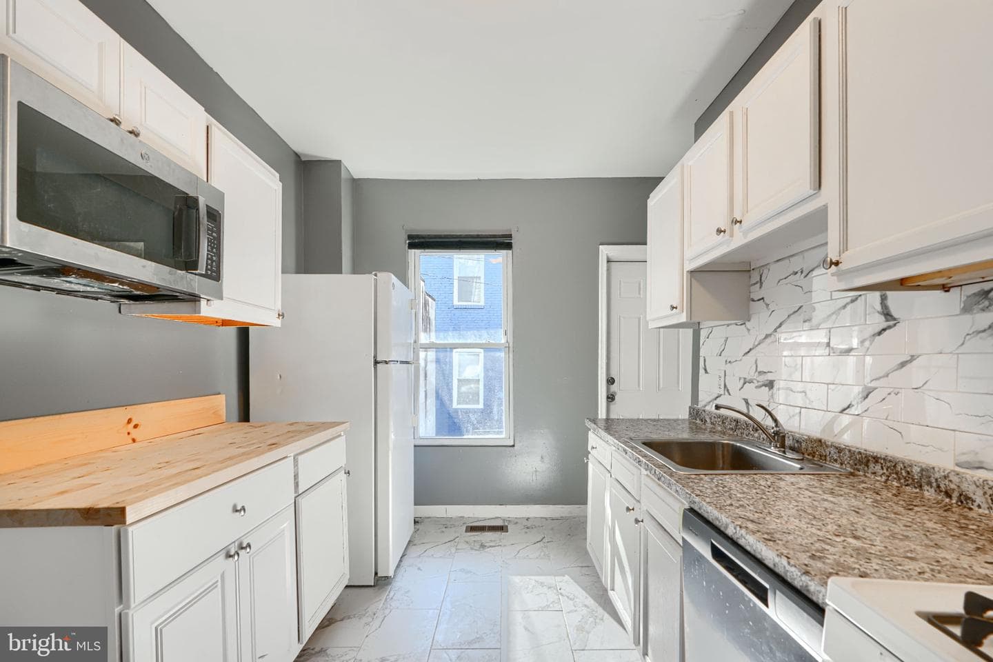 702 Kenwood Avenue photo 8