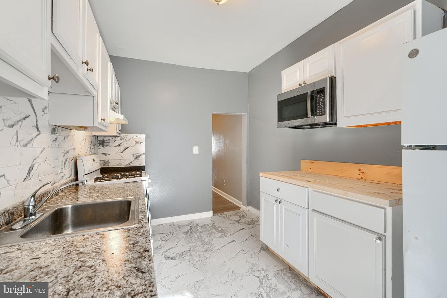 702 Kenwood Avenue photo 9