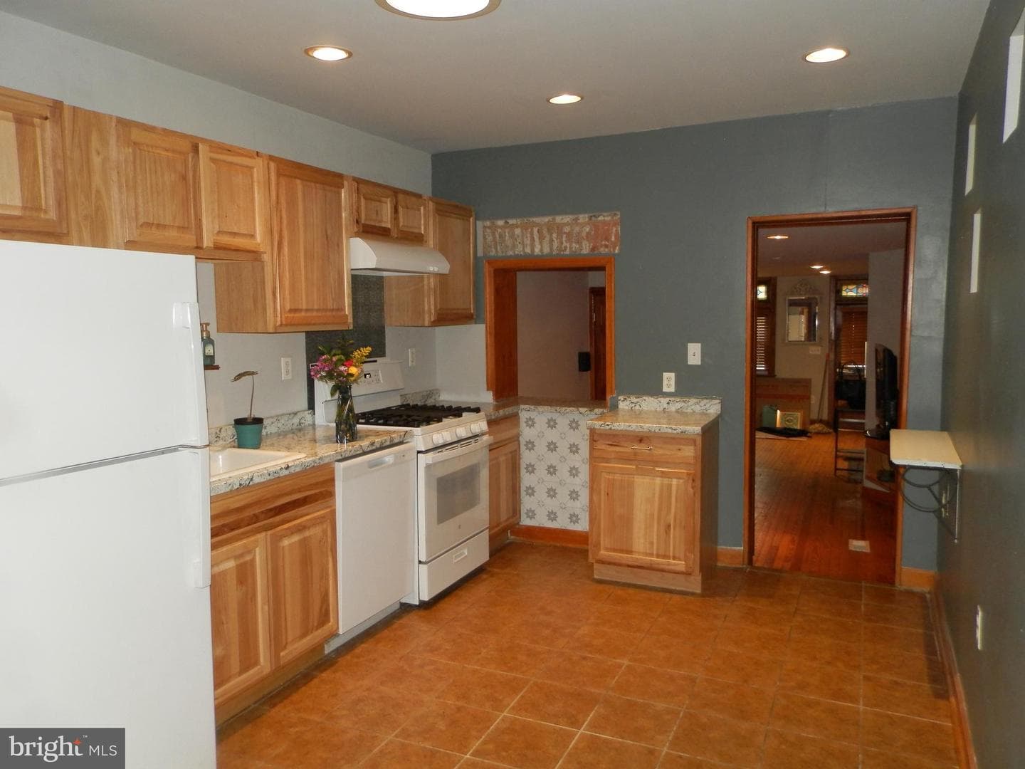 313 S Washington Street photo 4